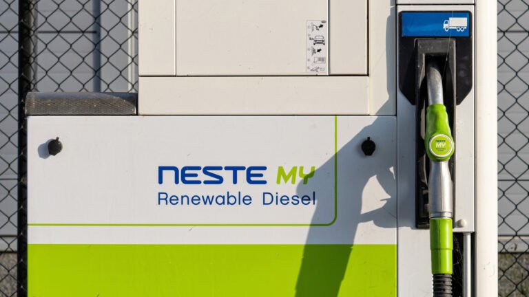 What Is Renewable Diesel & How Is It Different From Biodiesel What Is Renewable Diesel & How Is It Different From Biodiesel