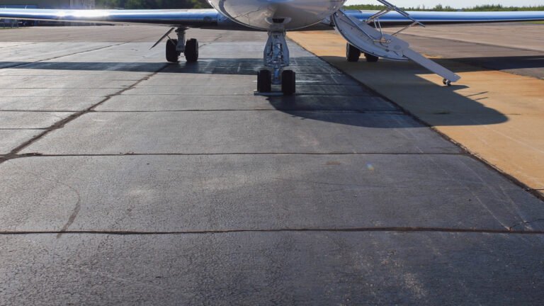 How Much Does It Cost To Park A Private Jet At An Airport? How Much Does It Cost To Park A Private Jet At An Airport?