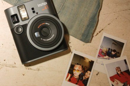 Fujifilm’s new Instax mini 41 offers more instant-print fun Fujifilm’s new Instax mini 41 offers more instant-print fun
