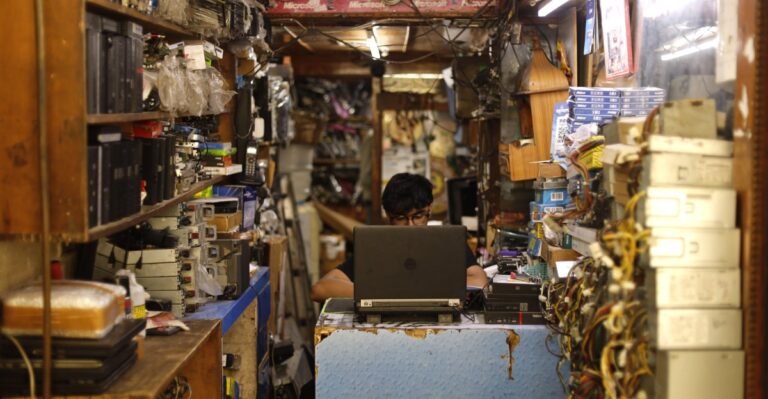 India’s repair culture gives new life to dead laptops India’s repair culture gives new life to dead laptops