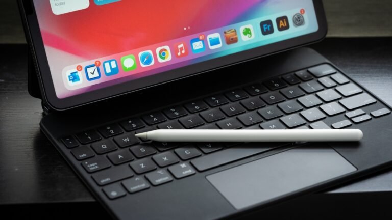 Apple Pencil (2 Gen) Vs. Apple Pencil USB-C: What’s The Difference? Apple Pencil (2 Gen) Vs. Apple Pencil USB-C: What’s The Difference?