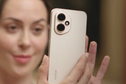 Honor 400 series phones will turn pictures into fun videos using AI Honor 400 series phones will turn pictures into fun videos using AI