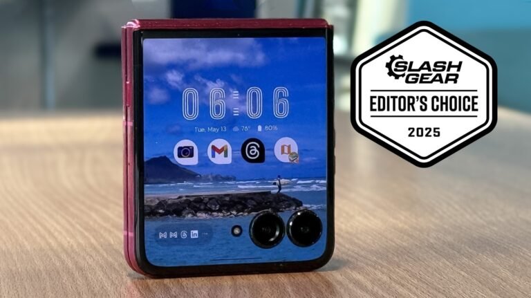 Motorola Razr Ultra 2025 Review: Flip Phone Classic Retakes The Foldable Crown