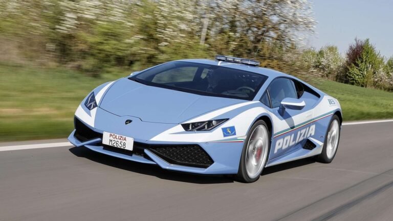 Why Italian Police Officers Drive Lamborghini Huracáns (And How Much One Costs)