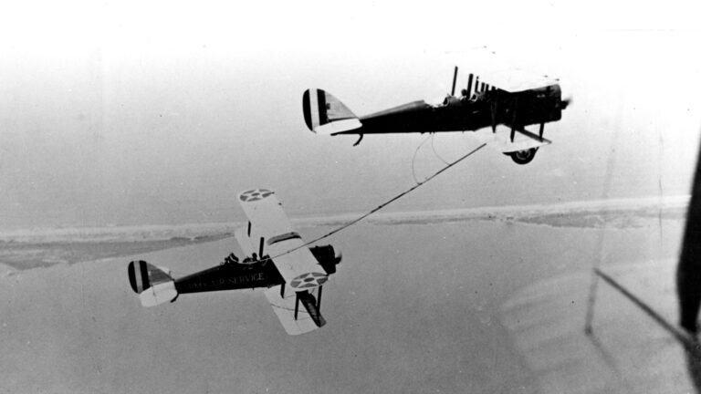 Which Two Airplanes Completed The First Ever Aerial Refueling?