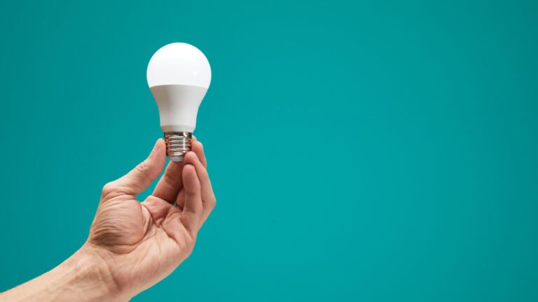 Do Smart Bulbs Work With Regular And Dimmer Light Switches?