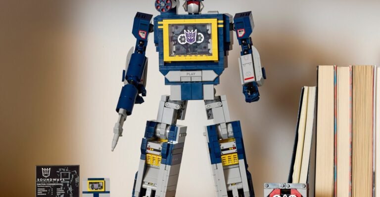 Lego’s first buildable Decepticon Transformer is a talking Soundwave