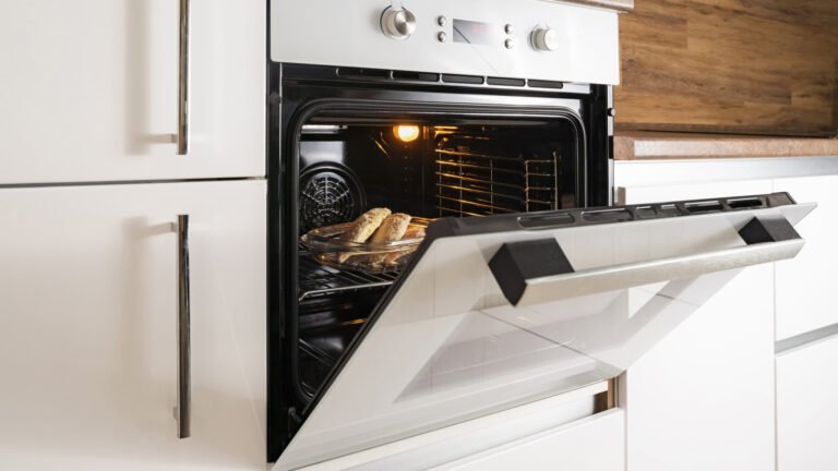 No, You Shouldn’t Use A Regular Light Bulb In An Oven