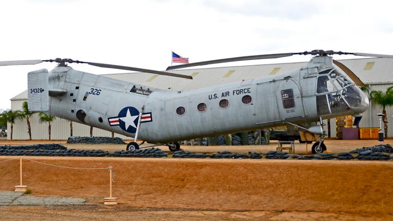 Why Is This Military Helicopter Called The Flying Banana?