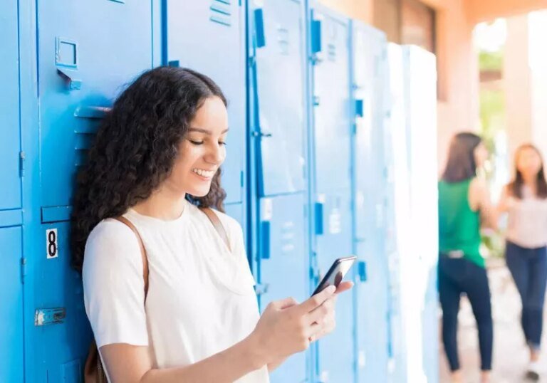 School phone bans expand to 17 additional states