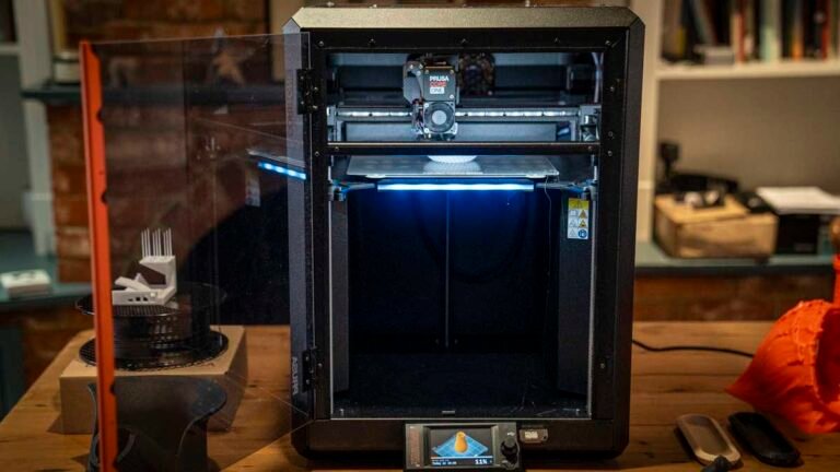 Prusa CEO declares “open hardware desktop 3D printing is dead”