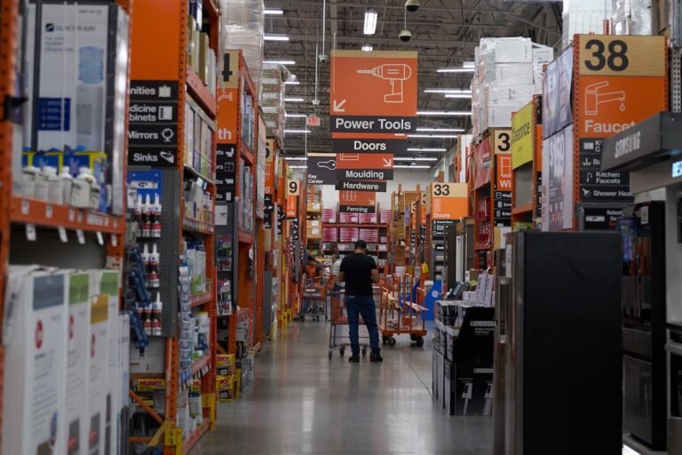 US retail giants raise prices due to tariffs