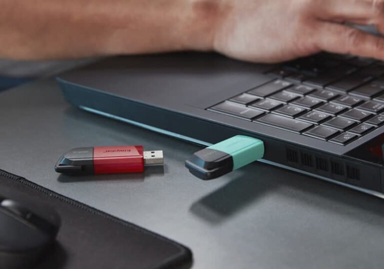 WinToUSB lets you install and run Windows on an external hard drive or USB flash drive