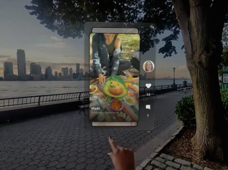 Snap’s AR glasses are getting a better browser and support for Spotlight video Snap’s AR glasses are getting a better browser and support for Spotlight video