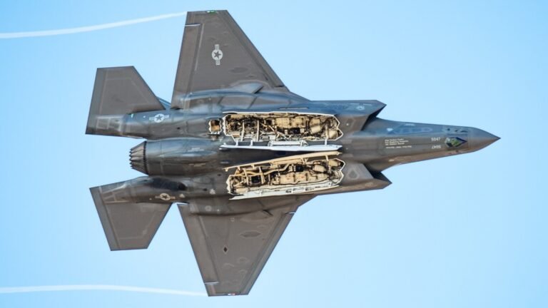 Why The F-35 Lightning Hides Its Weapons Inside