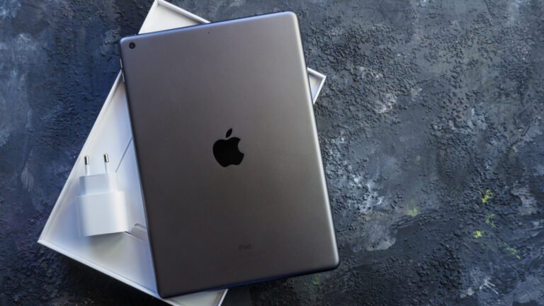 Do All iPads Come With A Charger In The Box?