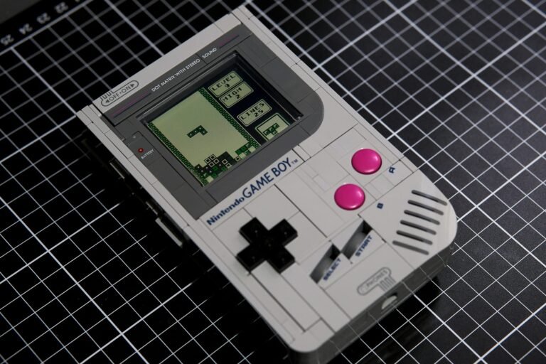 I Turned the Lego Game Boy into a Working Game Boy