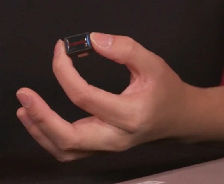 SanDisk’s ultra-tiny USB flash drive is built to stay plugged in SanDisk’s ultra-tiny USB flash drive is built to stay plugged in