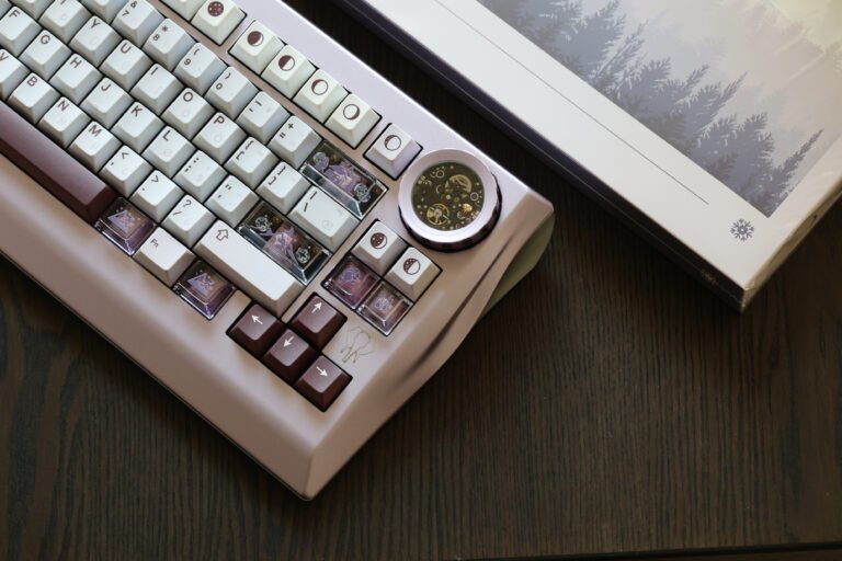 A mechanical watch movement with sapphire glass built into an 8.6 kg wireless mechanical keyboard: Wuque Studio Nama launch A mechanical watch movement with sapphire glass built into an 8.6 kg wireless mechanical keyboard: Wuque Studio Nama launch