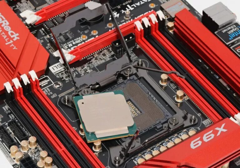 Did you know, there once was a CPU socket that accepted both Intel and AMD chips?
