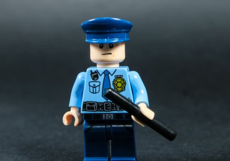 Hackers are pretending to be cops &ndash; and tech companies keep falling for it