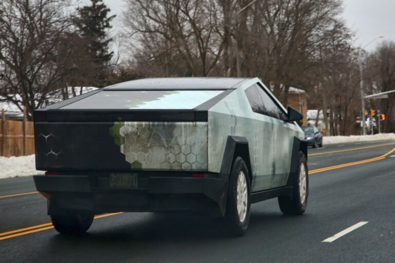 Tesla Loses Its EV Crown to BYD as Sales Keep Dropping