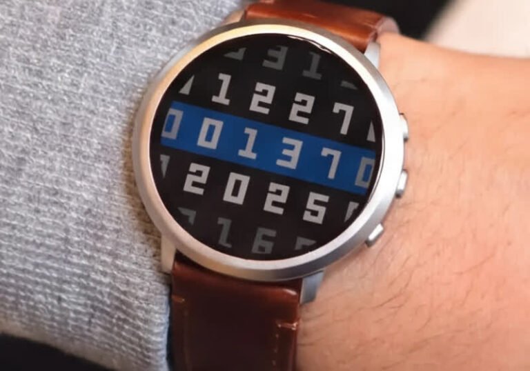 Pebble revives its iconic round smartwatch for the modern era