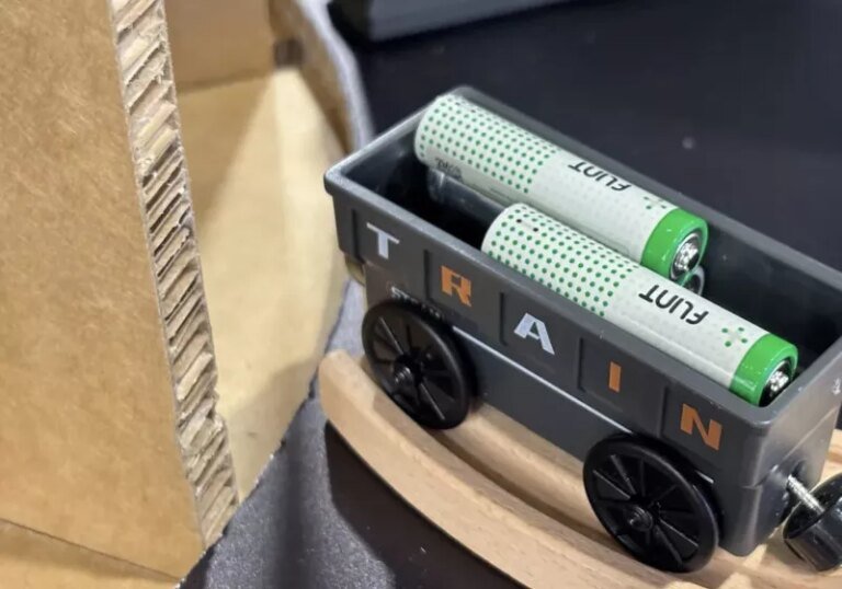 These paper batteries made from plants want to replace AA and AAA cells