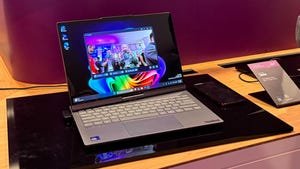 Lenovo’s Twisting Laptop Follows You Around the Meeting Room Lenovo’s Twisting Laptop Follows You Around the Meeting Room
