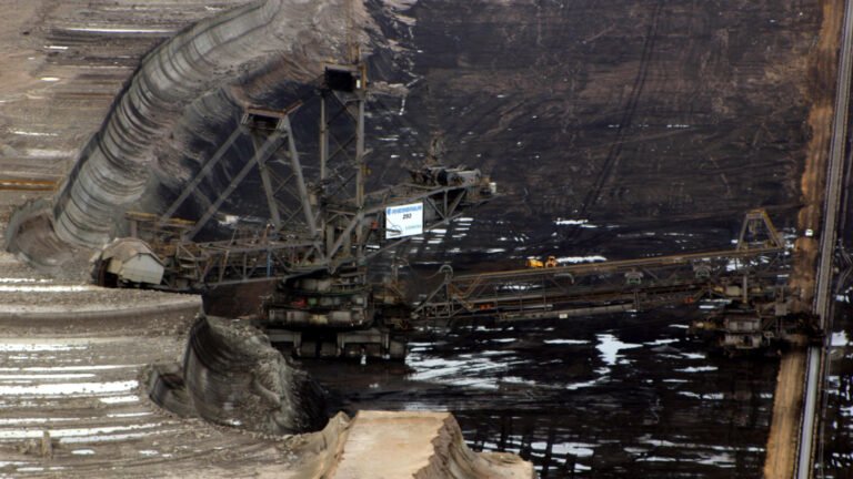 This Is The World’s Largest Land Vehicle This Is The World’s Largest Land Vehicle