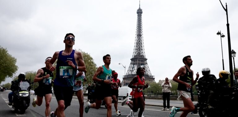 Does running wear out the bodies of professionals and amateurs alike? Does running wear out the bodies of professionals and amateurs alike?