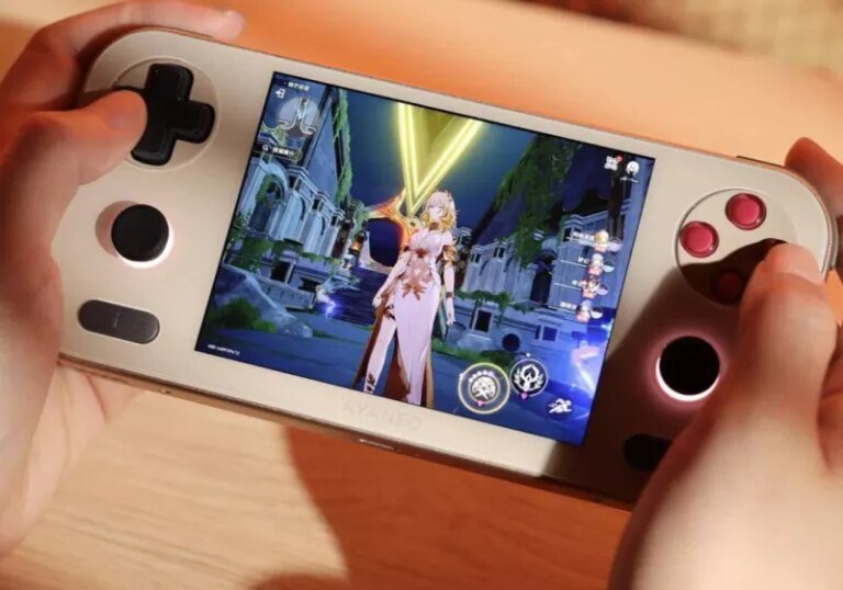 Ayaneo Pocket S Mini embraces authentic retro play with 4:3 display