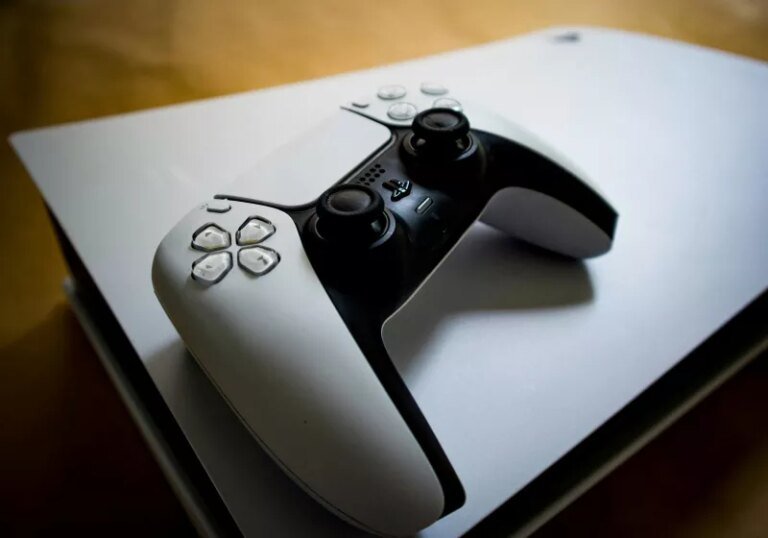 PlayStation 5 outsold the Switch 2 during the holidays, helped by Ghost of Yōtei