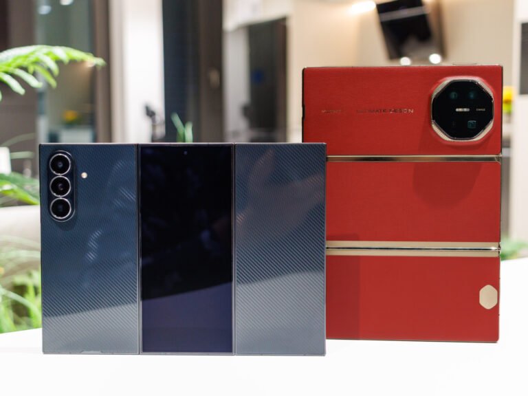 Hands-On Samsung Galaxy Z TriFold: Better than the Huawei Mate XT?