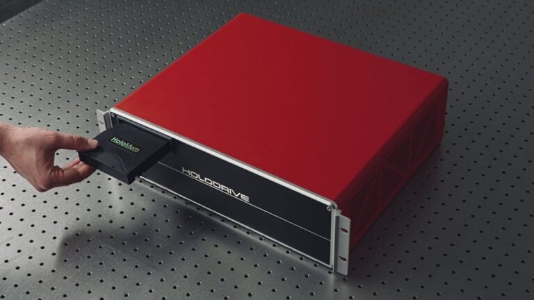 Holographic tape inches closer to mass market ahead of silica, ceramic media