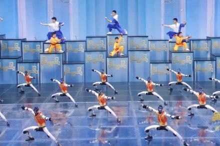 Watch Unitree’s G1 unleash a kung fu robot frenzy Watch Unitree’s G1 unleash a kung fu robot frenzy