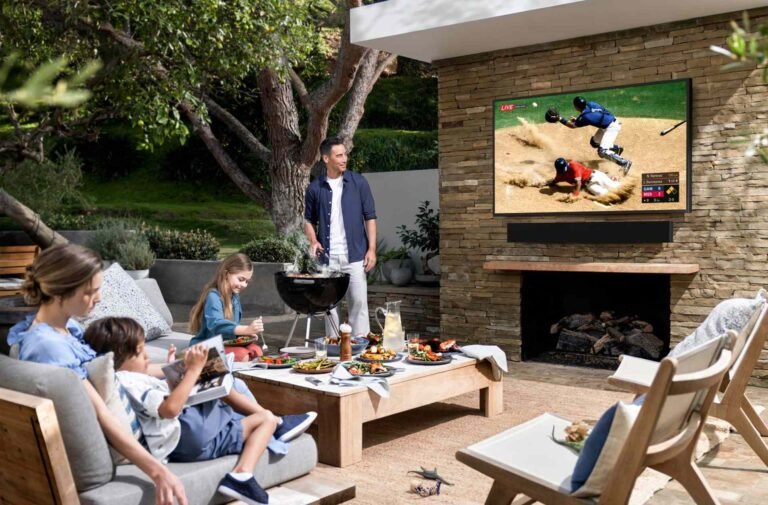What’s So Different About a Smart Outdoor TV? What’s So Different About a Smart Outdoor TV?